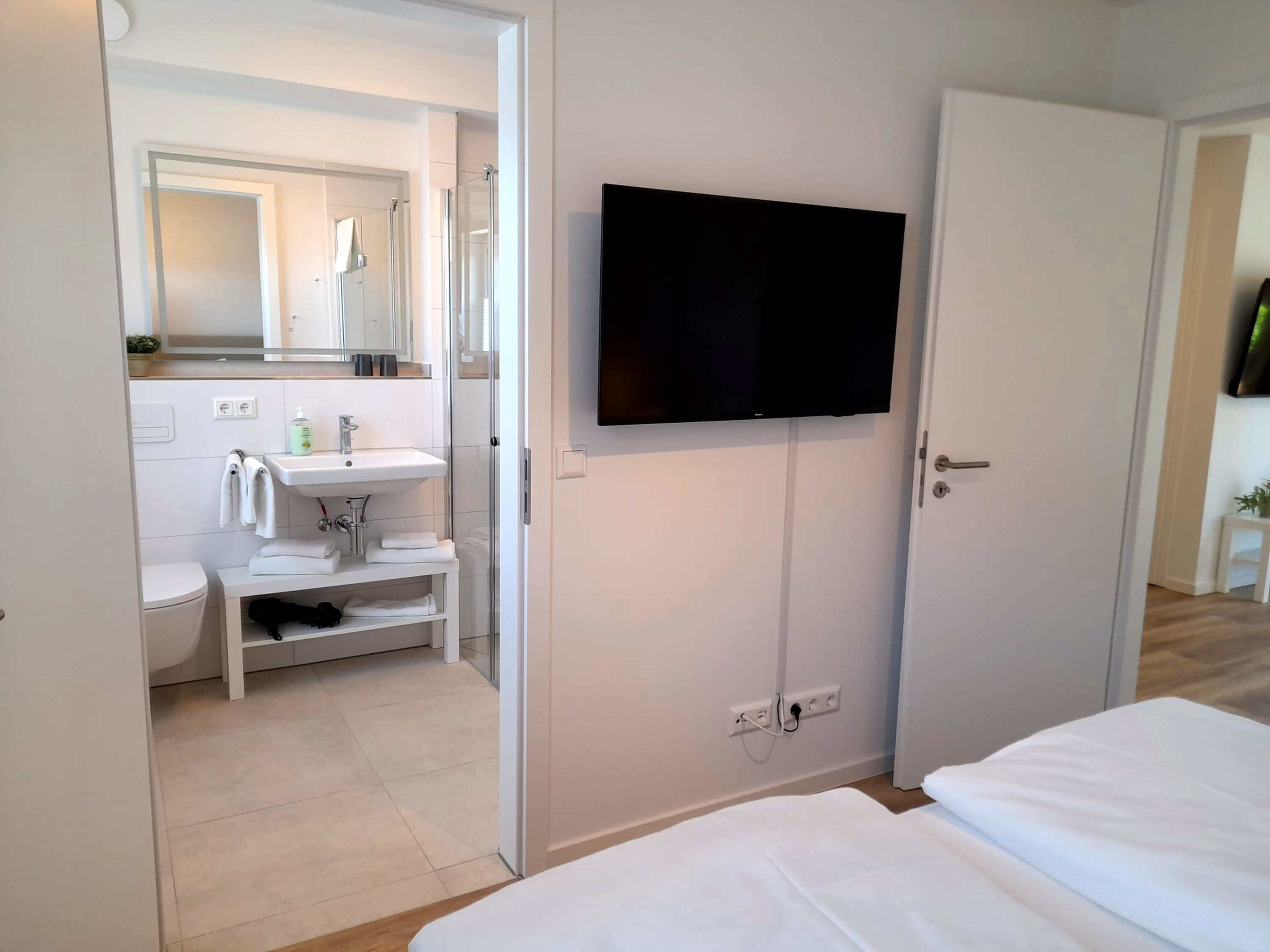 Schlafzimmer & Bad